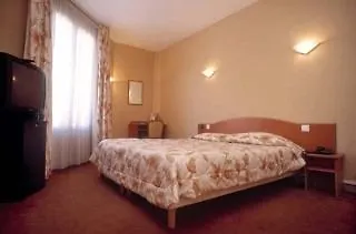 Отель Auriane Porte De Versailles 2*